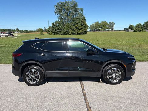 Used 2025 Chevrolet Blazer LT FWD image 8