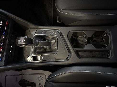 Certified 2023 Volkswagen Tiguan SE R-Line FWD image 20