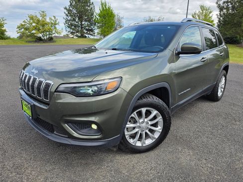 Used 2019 Jeep Cherokee Latitude w/ Popular Appearance Group AWD/4WD image 1