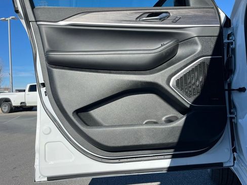 New 2025 Jeep Grand Cherokee Limited 4xe image 6