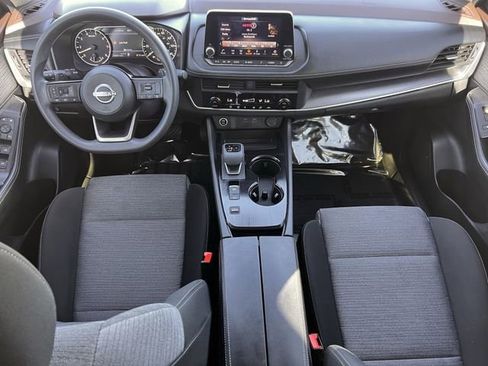 Used 2023 Nissan Rogue SV image 11