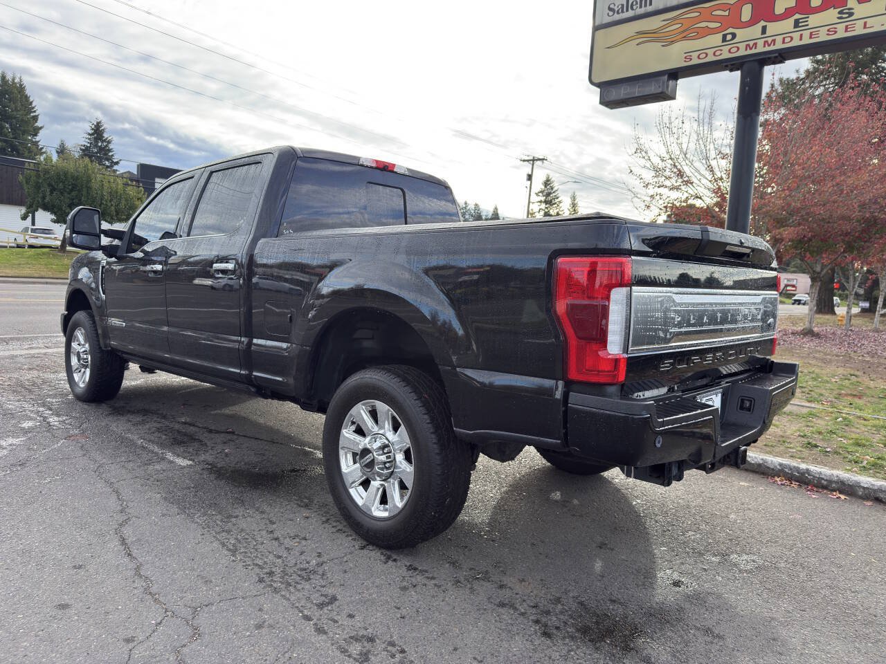 Used 2017 Ford F350 Platinum w/ Platinum Ultimate Package AWD/4WD image 5