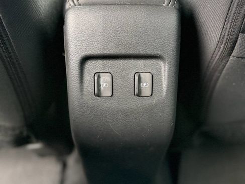 Used 2022 Nissan Kicks SV FWD image 14