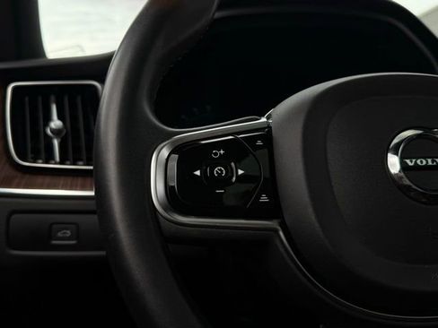 Used 2023 Volvo XC60 B5 Plus AWD/4WD image 10