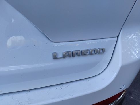 New 2025 Jeep Grand Cherokee Laredo w/ Trailer Tow Package image 11