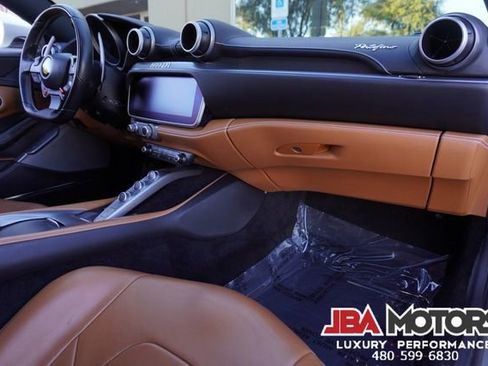 Used 2019 Ferrari Portofino image 8