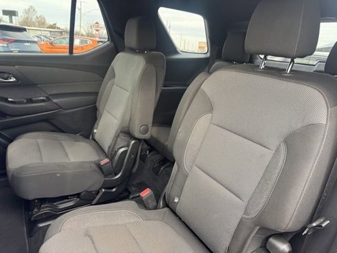 Used 2023 Chevrolet Traverse LT image 13
