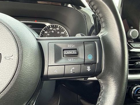 Used 2024 Nissan Pathfinder SV image 30