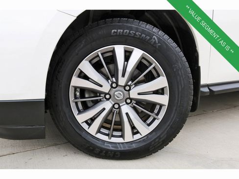 Used 2017 Nissan Pathfinder SV w/ SV Tech Package image 34