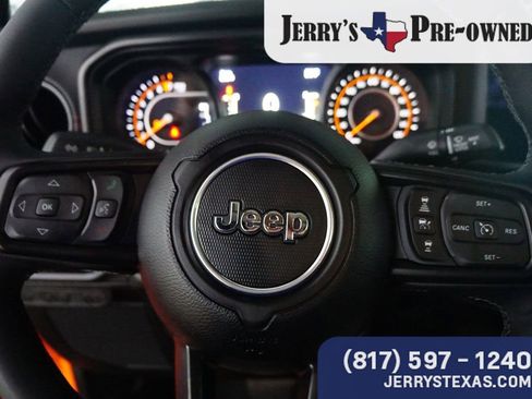 Used 2025 Jeep Gladiator Rubicon w/ Convenience Group AWD/4WD image 14