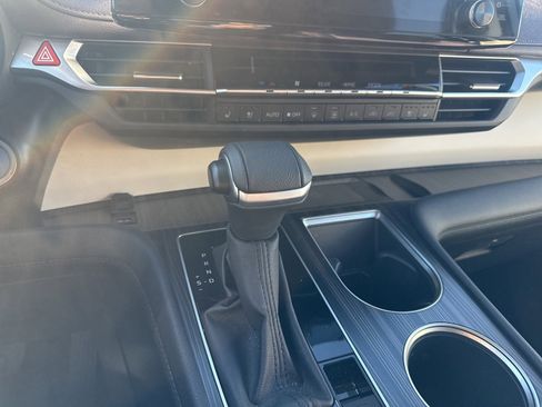 Used 2024 Toyota Sienna Platinum image 15