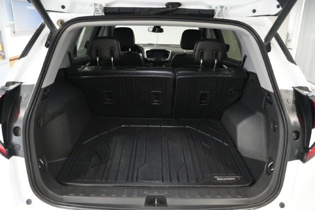 Used 2020 GMC Terrain SLT w/ Preferred Package AWD/4WD image 9