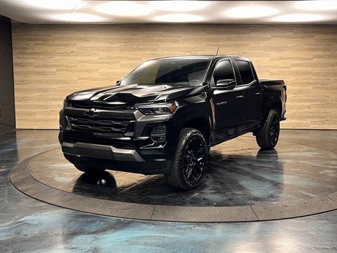 Used 2025 Chevrolet Colorado Z71 w/ Technology Package image 5