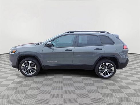 Used 2022 Jeep Cherokee Limited w/ Elite Package image 2
