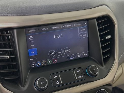 Used 2023 GMC Acadia Denali image 17