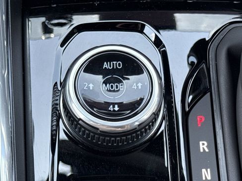 New 2026 GMC Canyon Denali w/ LPO, Denali Black Edition AWD/4WD image 22