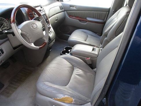 Used 2004 Toyota Sienna XLE AWD/4WD image 8