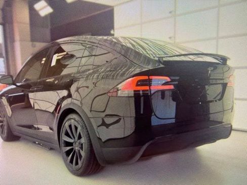 Used 2022 Tesla Model X Plaid AWD/4WD image 4