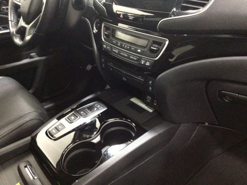 Used 2021 Honda Pilot Elite image 38