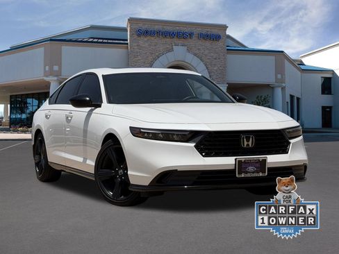 Used 2025 Honda Accord Sport image 1