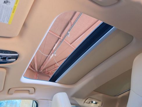 Used 2017 Porsche Panamera image 26