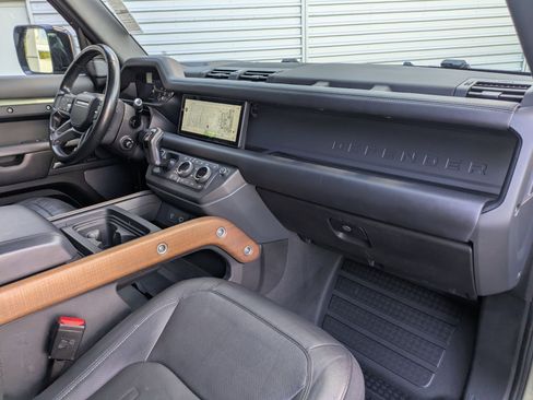 Used 2021 Land Rover Defender 110 X AWD/4WD image 34