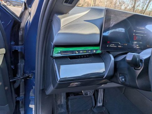 Used 2026 BMW 550e xDrive w/ Executive Package image 17