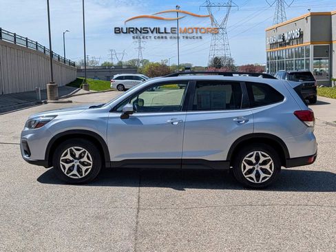 Used 2019 Subaru Forester Premium AWD/4WD image 4