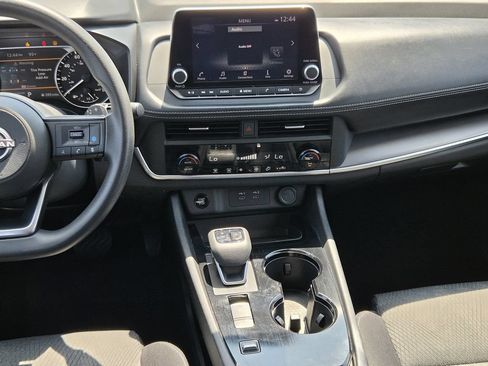 Used 2024 Nissan Rogue SV FWD image 16