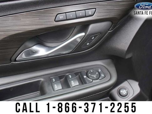 Used 2024 GMC Terrain SLT AWD/4WD image 16