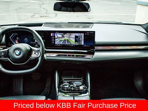 Used 2024 BMW 540i xDrive AWD/4WD image 14