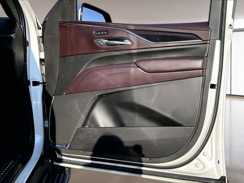 Used 2023 Cadillac Escalade Sport Platinum RWD image 19