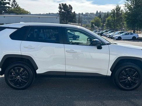 Certified 2023 Toyota RAV4 LE AWD/4WD image 4
