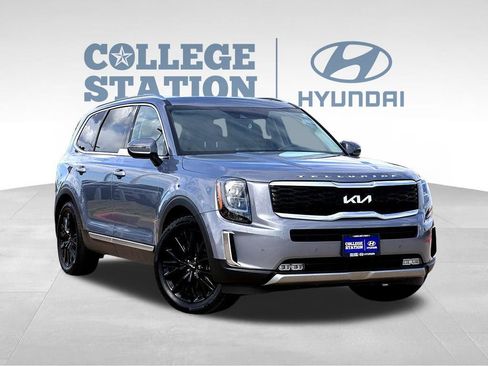 Used 2022 Kia Telluride SX w/ Towing Package image 3