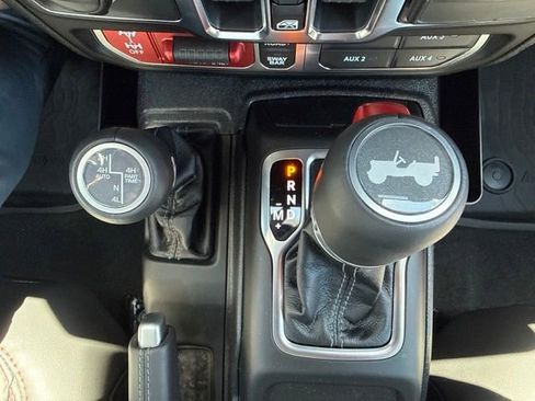 Used 2026 Jeep Wrangler Unlimited Rubicon AWD/4WD image 31