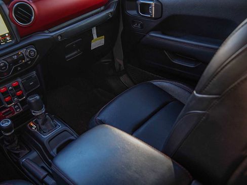 Used 2023 Jeep Gladiator Rubicon w/ LED Lighting Group image 27