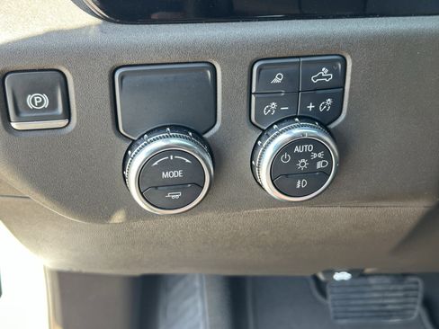 Certified 2025 GMC Sierra 1500 SLT RWD image 29