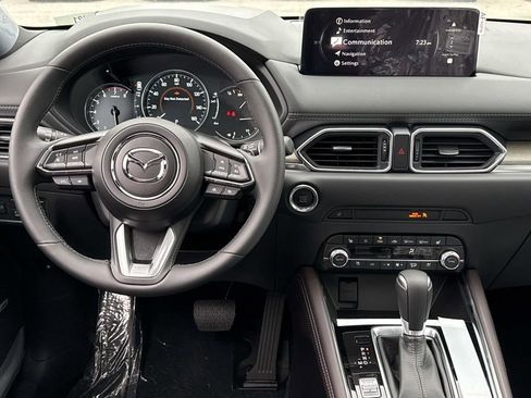 New 2025 MAZDA CX-5 Signature image 9