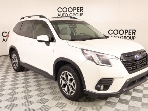 Used 2022 Subaru Forester Premium AWD/4WD image 1