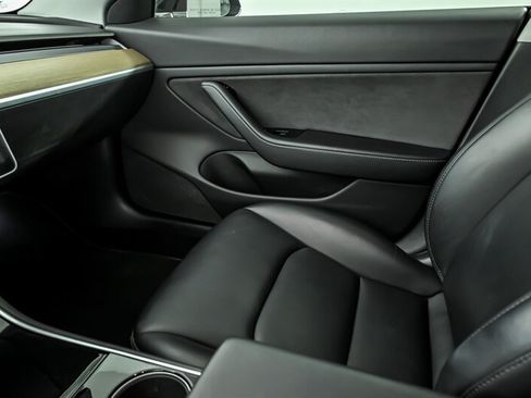 Used 2018 Tesla Model 3 Mid Range RWD image 34