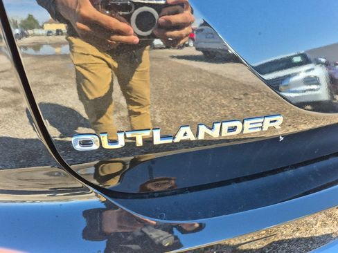 New 2026 Mitsubishi Outlander SE FWD image 13