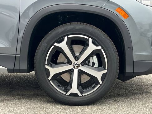 New 2026 Volkswagen Tiguan SE image 8