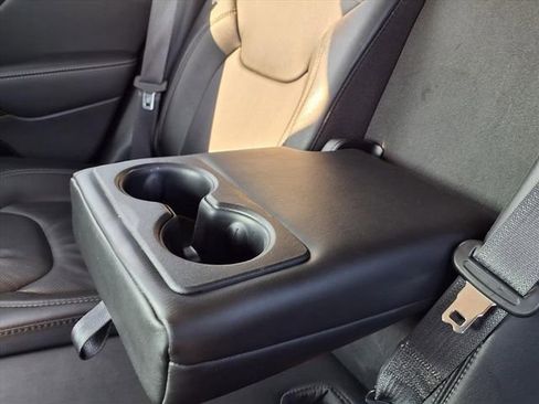 Used 2023 Jeep Cherokee Altitude Lux image 83