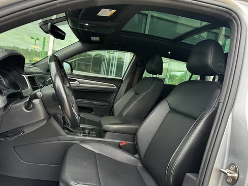 Used 2020 Volkswagen Atlas Cross Sport SE w/ Panoramic Sunroof Package AWD/4WD image 10