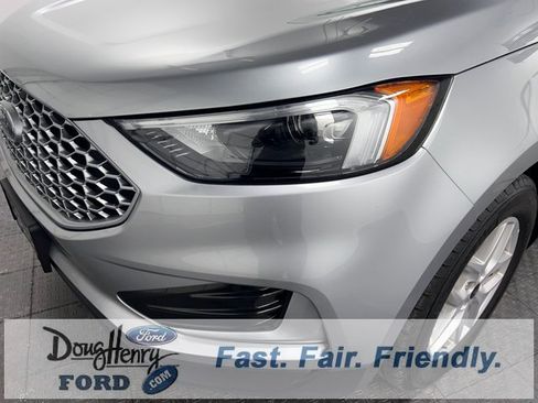 Used 2023 Ford Edge SEL image 11