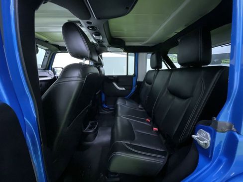 Used 2016 Jeep Wrangler Unlimited Sahara w/ Connectivity Group image 26