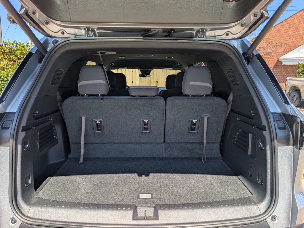 Used 2025 Chevrolet Traverse LT FWD image 22