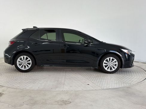Used 2025 Toyota Corolla SE FWD image 8