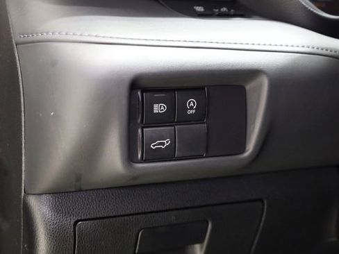 Used 2023 Toyota Highlander LE image 13