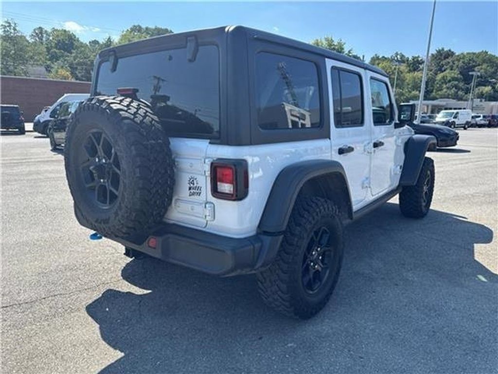 Used 2024 Jeep Wrangler Unlimited AWD/4WD image 38